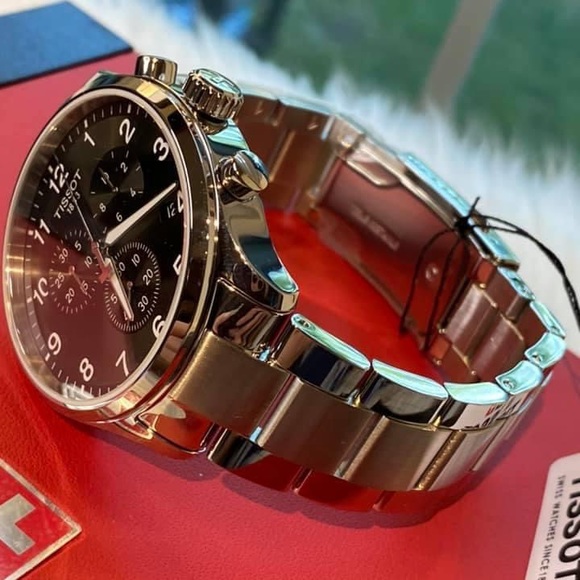 Tissot Chronograph XL Classic
Scratch-resistant Sapphire Crystal - Picture 10 of 11